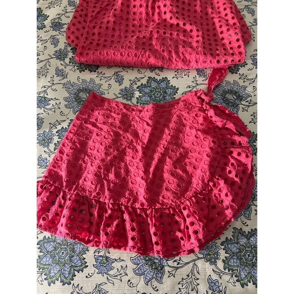 Solid and stripped Red Eyelet to and skirt - Picture 3 of 5